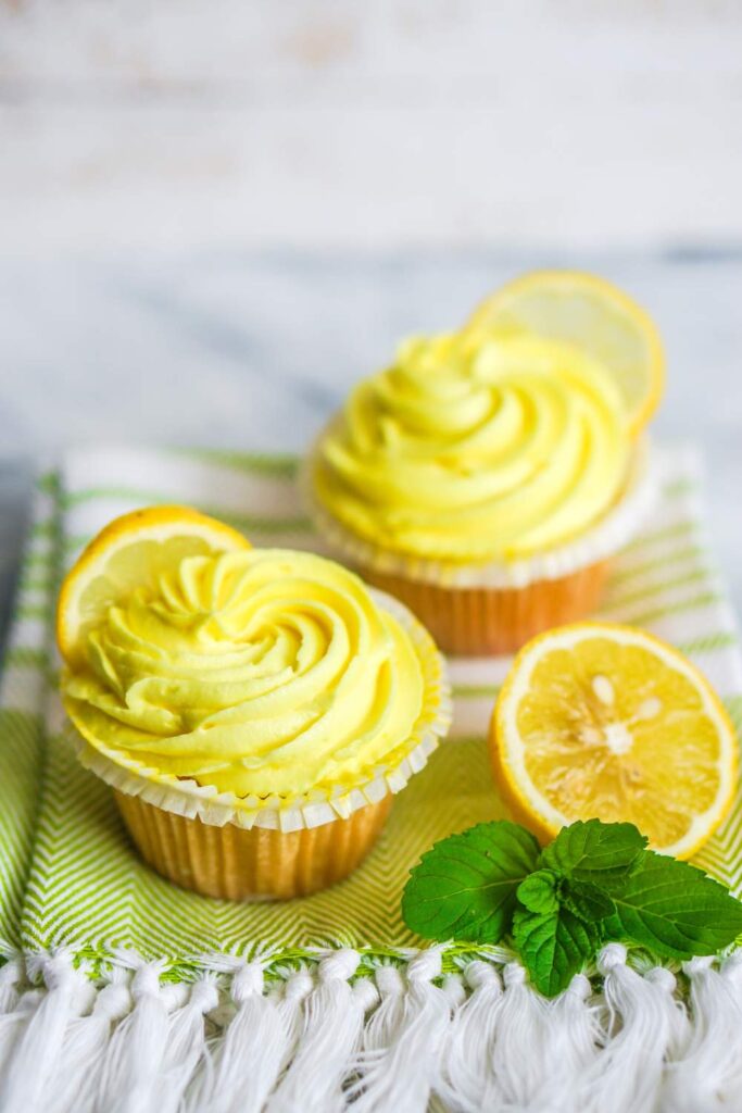 Nigella Lemon Curd Cupcakes 