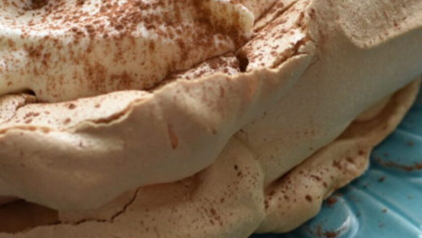 Nigella Cappuccino Pavlova