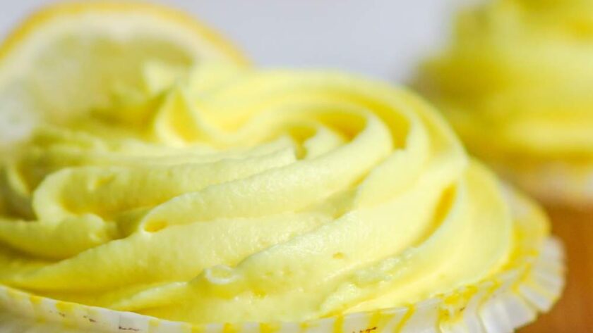 Nigella Lemon Curd Cupcakes