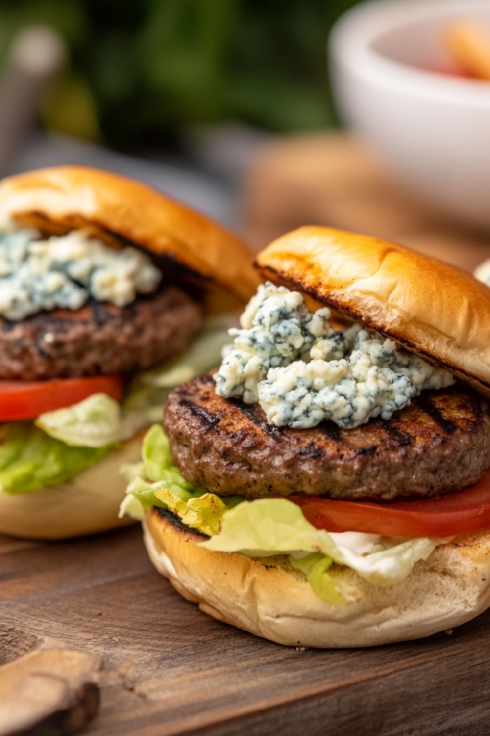  Nigella Spicy Beef, Pork & Fennel Burger With Crumbled Galbani Dolcelatte