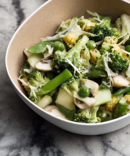 Nigella Crunchy Salad With Hot and Sour Dressing Recipe